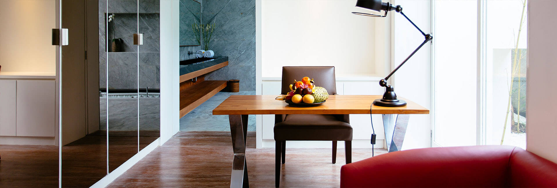 Villa Canggu - Villa South master bedroom study area